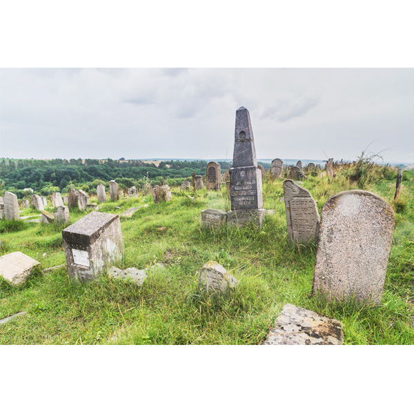 Braclaw, alter jüdischer Friedhof, Obelisk 
