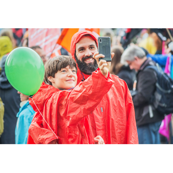 Berlin-Mitte, Anti-CETA- und TTIP-Demo, Selfie 